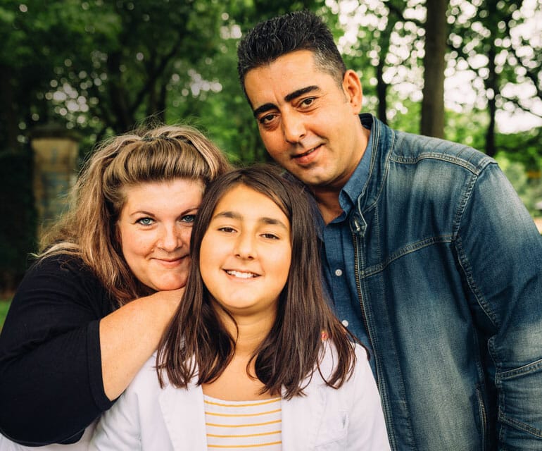 Valentina mit ihrer Familie bei Dr. Jörg Fränken