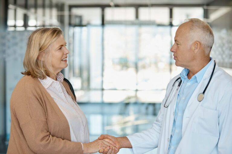 Ärztin und Patientin im DIalog