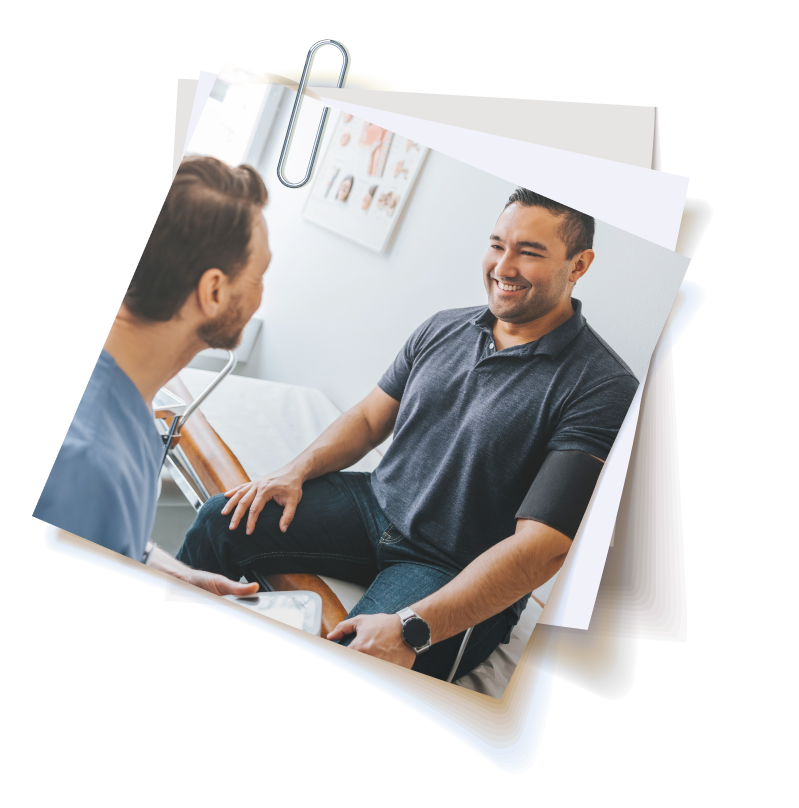 Arzt im Gespräch mit einem Patienten